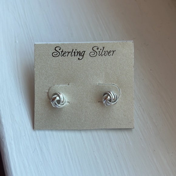 Jewelry - 🎉HP! Sterling Silver Earrings
